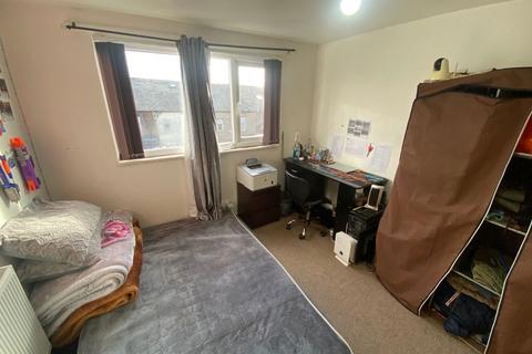 21 Gordon Avenue, Oldham, OL4 1QA