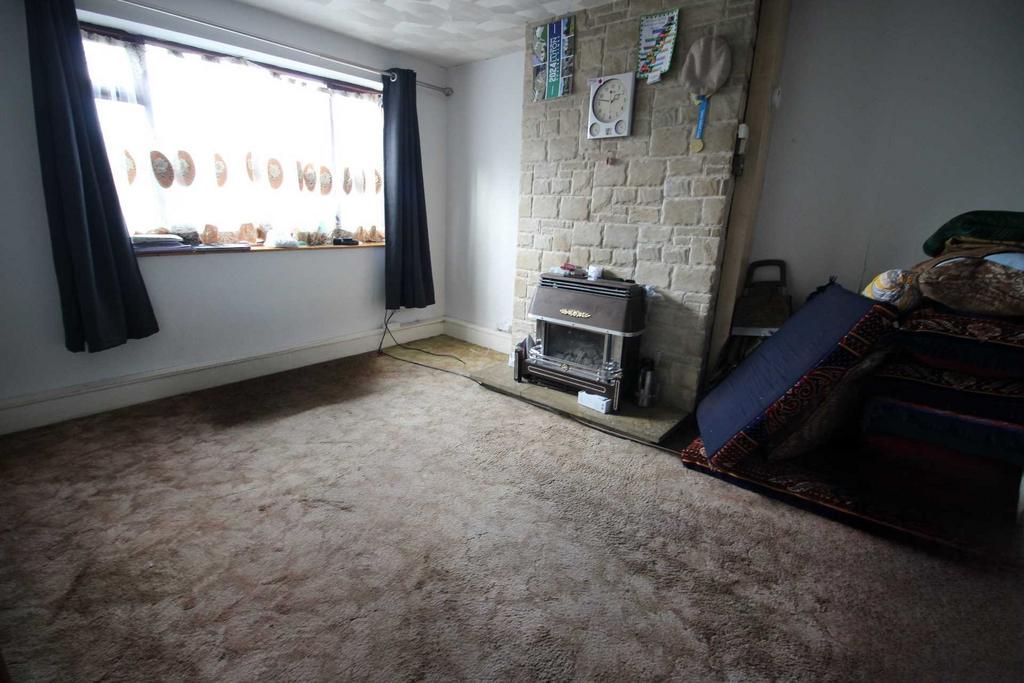 Stanton Road, Luton LU4 Semi detached house for sale £350,000