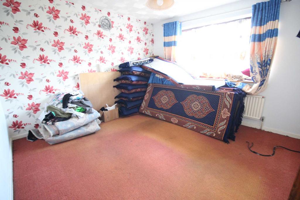Stanton Road, Luton LU4 Semi detached house for sale £350,000
