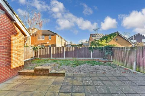3 bedroom detached house for sale, Walsby Drive, Sittingbourne, Kent