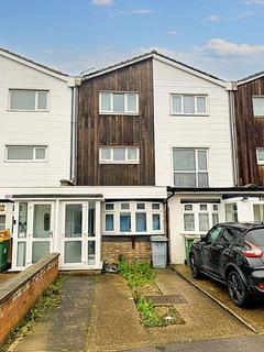 1 bedroom in a house share to rent - Skelley Road, London E15