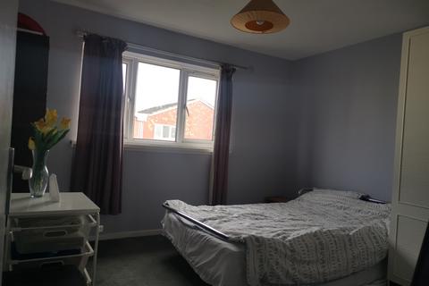 1 bedroom in a house share to rent, Skelley Road, London E15