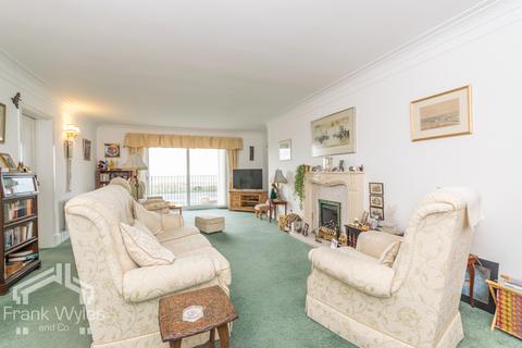 2 bedroom flat for sale - Hillcliffe, 93 South Promenade, St. Annes