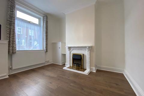 3 bedroom terraced house to rent, Ellgreave Street, Stoke-on-Trent ST6