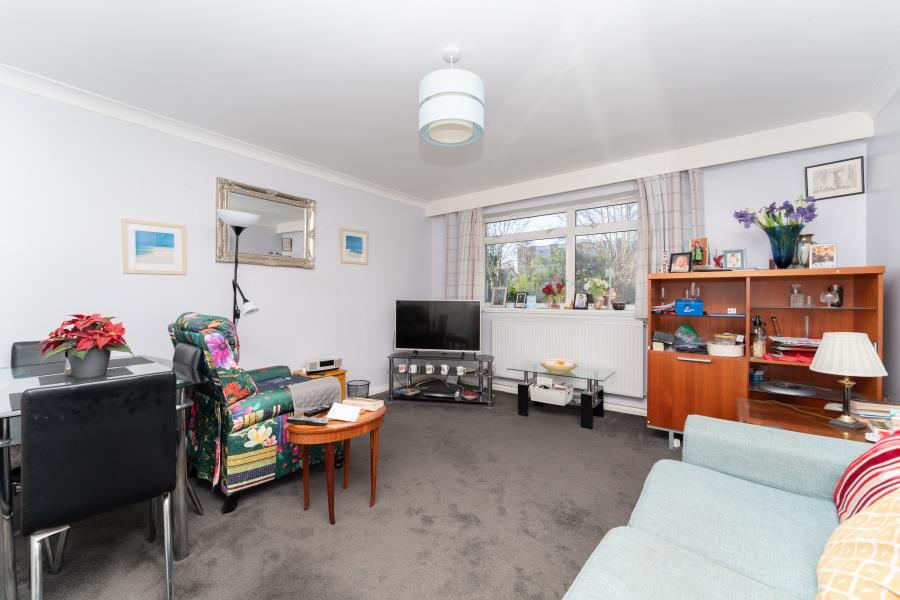 Argyle Road, W13 2 bed flat for sale £390,000