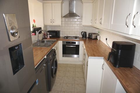 15 Angus Close, Chessington, KT9 2BW