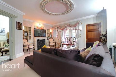 undefined, Fir Tree Avenue, Slough