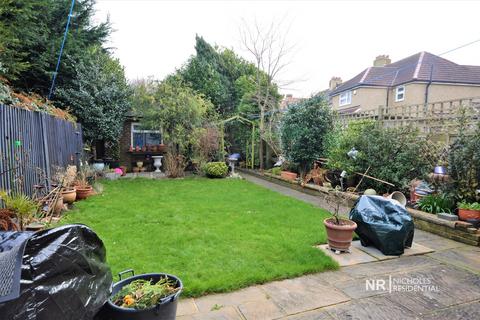 27 Church Lane, Chessington, KT9 2DJ