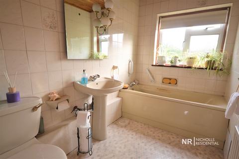 27 Church Lane, Chessington, KT9 2DJ