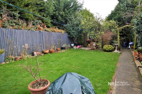 27 Church Lane, Chessington, KT9 2DJ