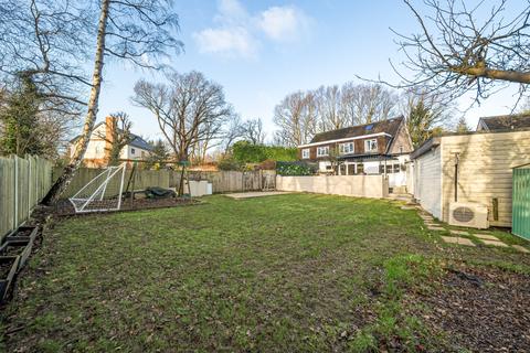 111 Linden Way, Ripley, Woking, GU23 6LP