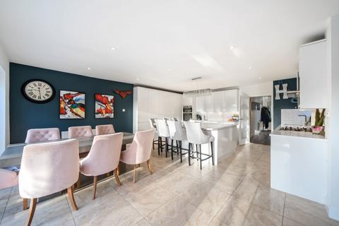 111 Linden Way, Ripley, Woking, GU23 6LP