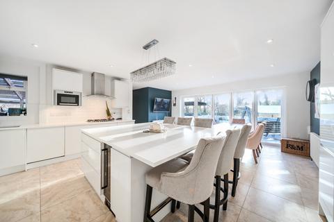 111 Linden Way, Ripley, Woking, GU23 6LP