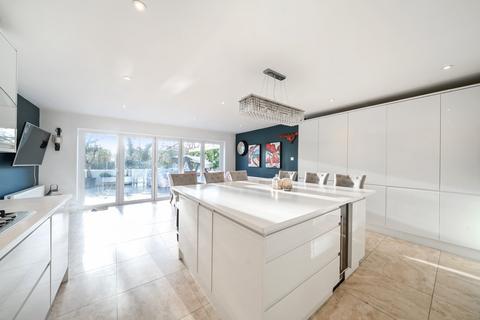 111 Linden Way, Ripley, Woking, GU23 6LP