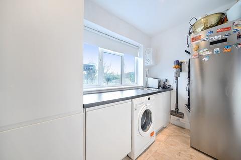 111 Linden Way, Ripley, Woking, GU23 6LP