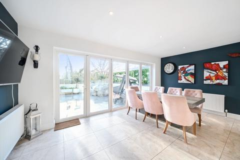 111 Linden Way, Ripley, Woking, GU23 6LP