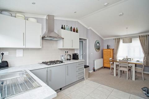 2 bedroom park home for sale, Chippenham, Wiltshire, SN14