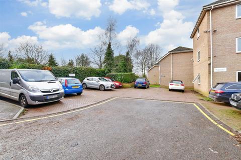 8 Basing Close, Maidstone, ME15 7UZ