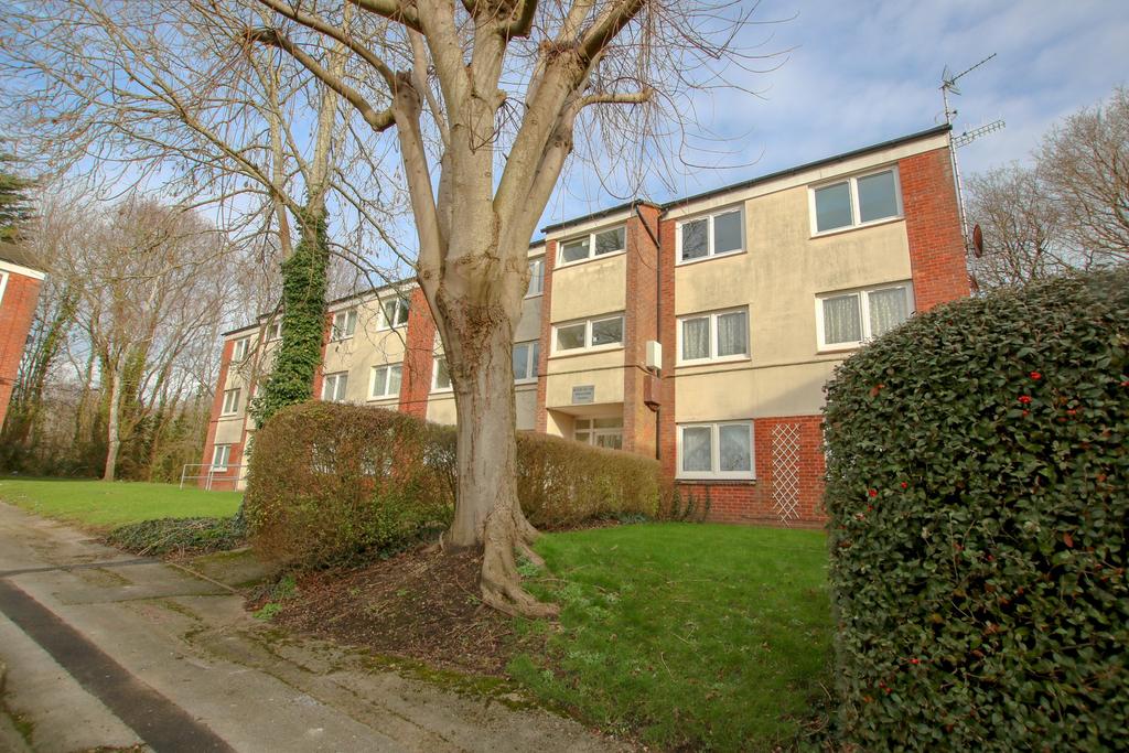 Abercrombie Gardens, Southampton 1 bed flat for sale £120,000