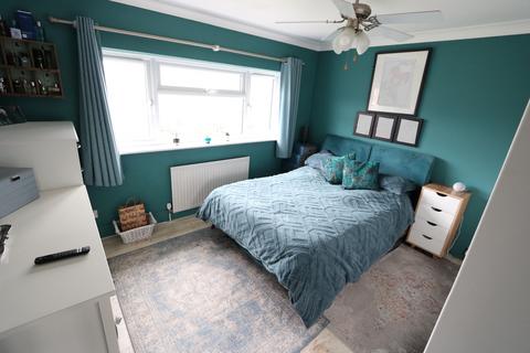 9 Chafford Way, Grays, RM16 2EB