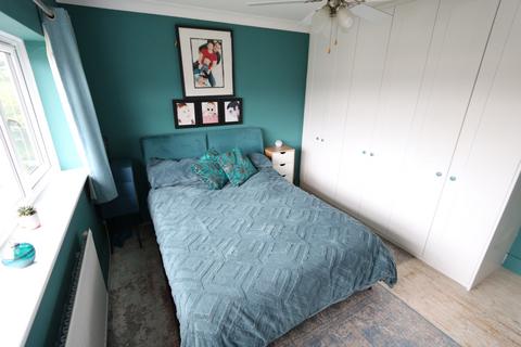 9 Chafford Way, Grays, RM16 2EB