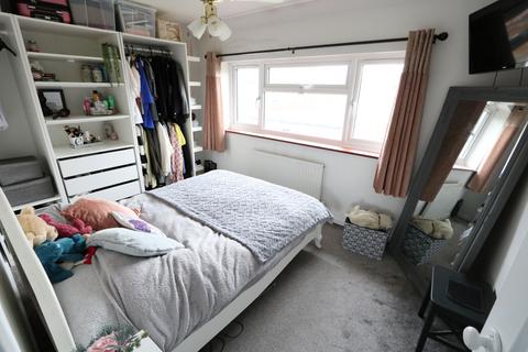 9 Chafford Way, Grays, RM16 2EB