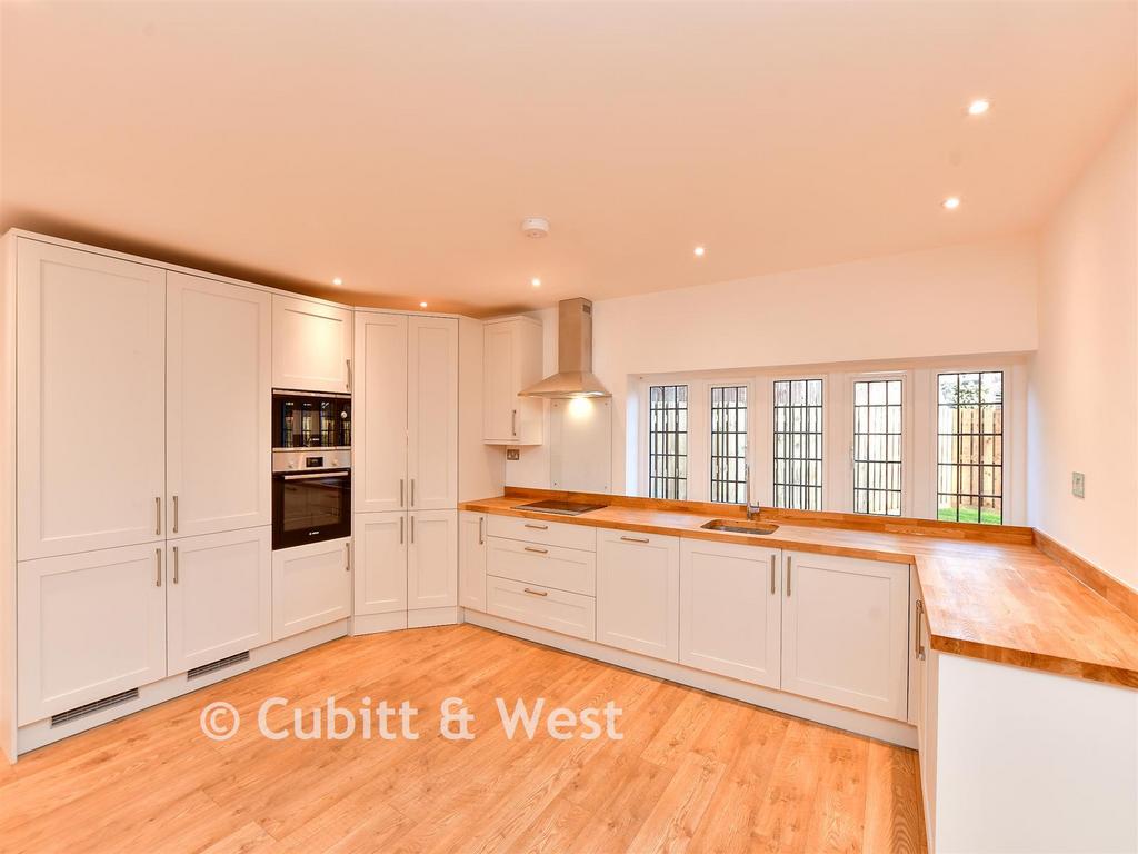 Kitchen/Dining