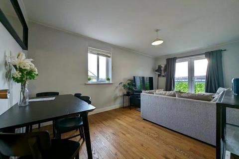 2 bedroom apartment for sale, Woodlands Close, Guildford, Surrey, GU1