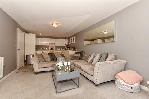 2 bedroom apartment for sale, Starboard Crescent, Chatham, Kent
