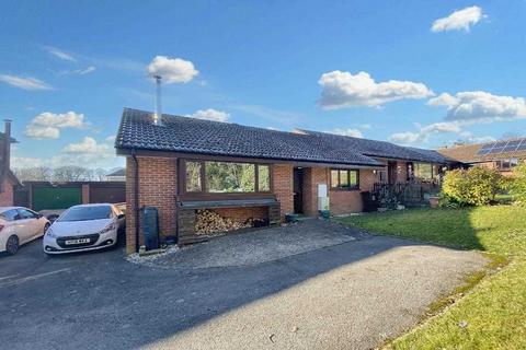 2 bedroom bungalow for sale, Station Hill, Overton