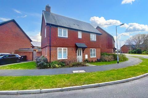 3 bedroom detached house for sale - Colden Common