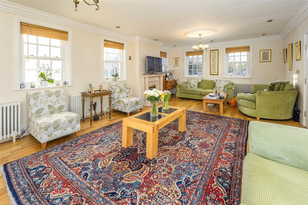 Formal Lounge