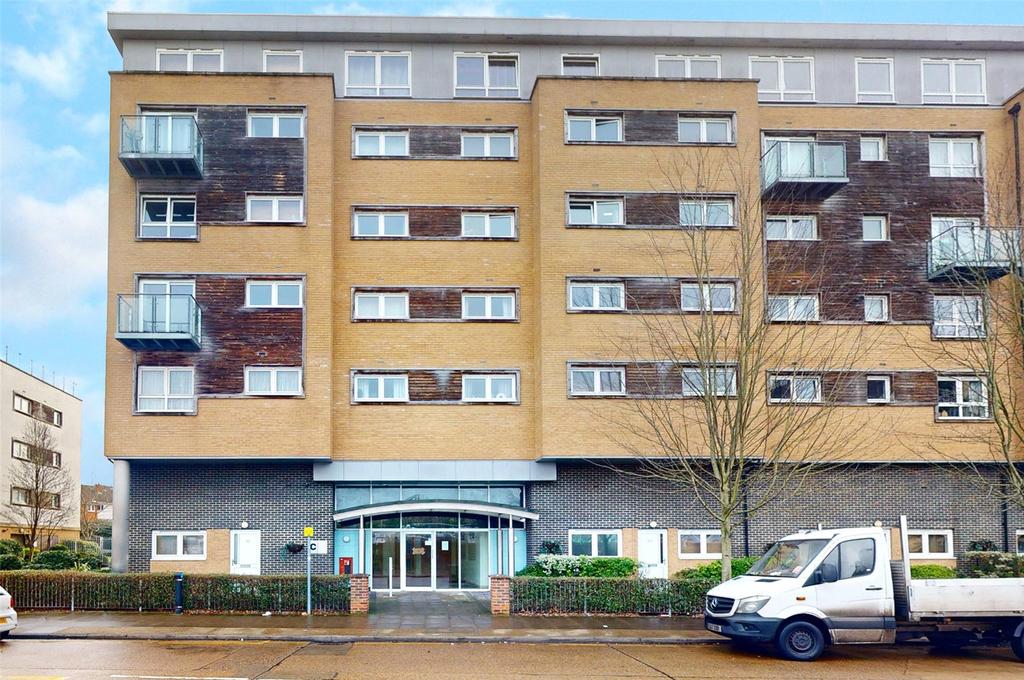 Cherrydown East, Basildon, Essex, SS16 1 bed apartment for sale £170,000