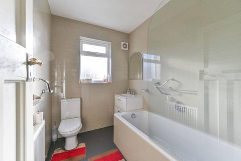 46 Mersham Road, Thornton Heath, CR7 8NP