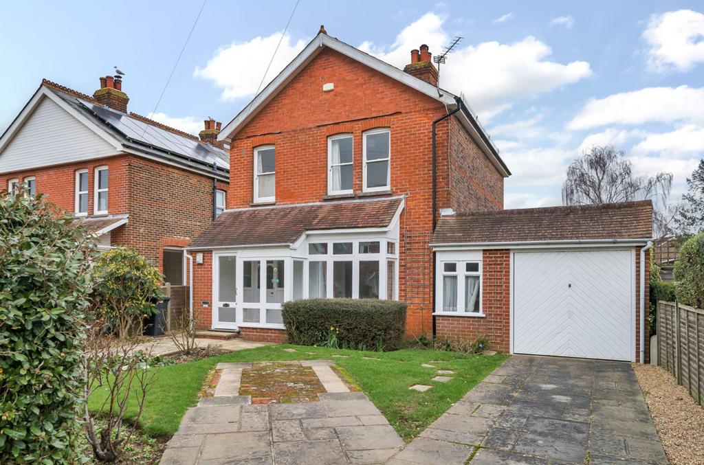 Record Road, Emsworth, PO10 3 bed detached house for sale £745,000