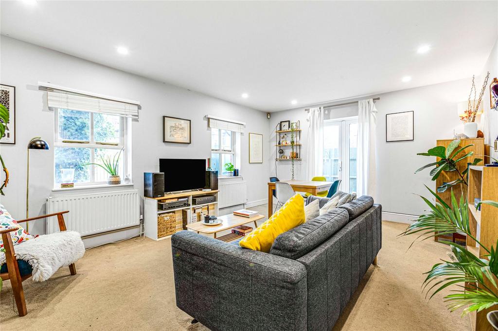 Clairview Road, Furzedown, SW16 2 bed flat for sale £499,950