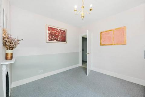 3 bedroom flat for sale, Dawes Road, Fulham
