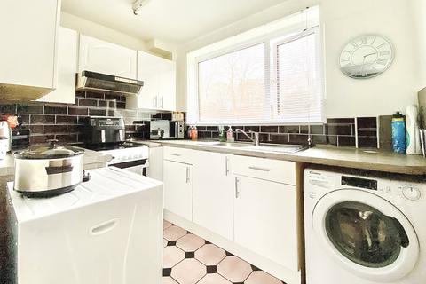 2 bedroom apartment for sale, St Michael's Rise, Okehampton Crescent, Welling, Kent, DA16