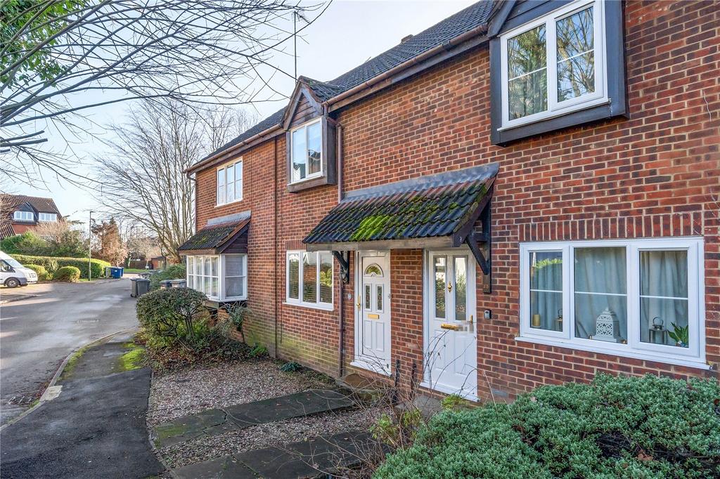 Boleyn Way, EN5 2 bed house for sale £460,000