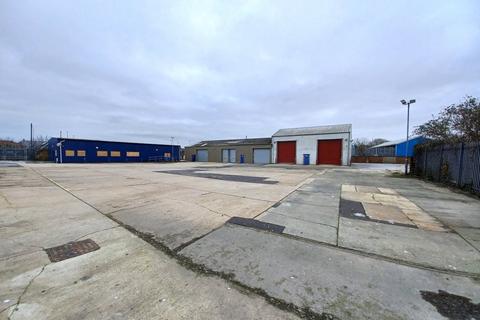 Warehouse to rent, Former Builders Merchant, Stane Street, Westhampnett, Chichester, PO18 0NS