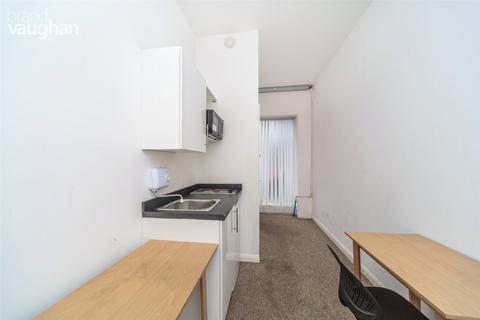 Studio to rent, George Street, Brighton BN2