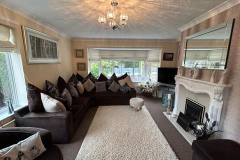 2 bedroom detached bungalow for sale, Wainfleet Road, Burgh Le Marsh, Skegness, Lincolnshire, PE24 5BN