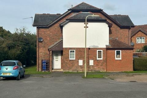 1 bedroom end of terrace house for sale, Barn Meadow Close, Church Crookham GU52