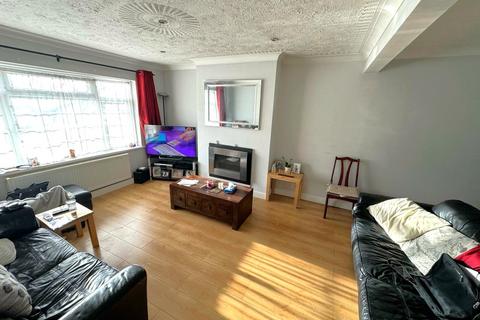 4 bedroom semi-detached house for sale, Uxbridge Road, Hayes, Greater London, UB4