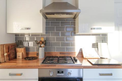 14 Whitwell Close, Wakefield, WF2 0GS