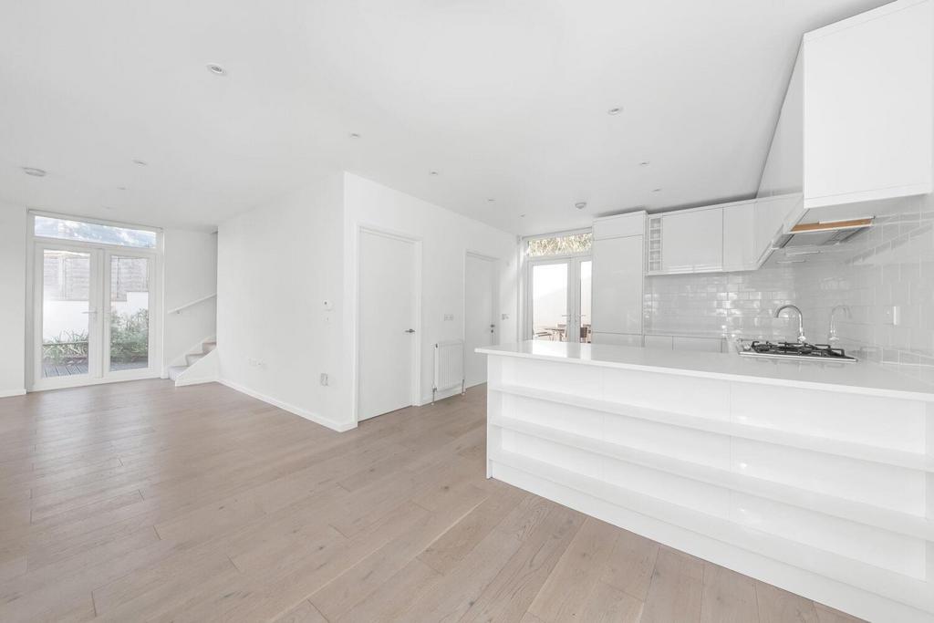 Cheviot Road, West Norwood, London, SE27 3 bed house for sale £700,000