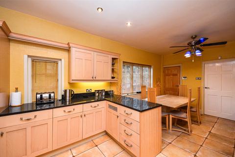 Tegfan Alexandra Park, Penmaenmawr, LL34 6YH