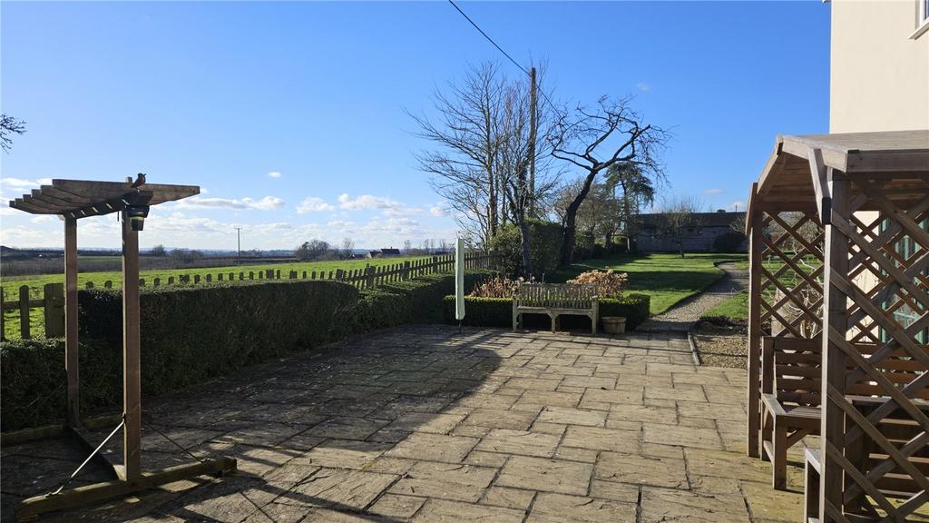 Woodville, Stour Provost, Gillingham, Dorset, SP8 4 bed detached house