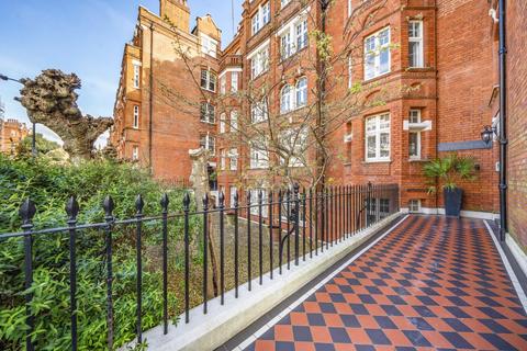 3 bedroom flat for sale, Hamlet Gardens, Hammersmith