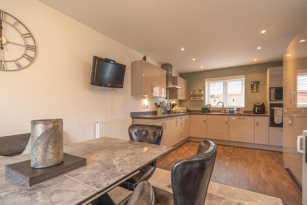 Woodward Close, Tytherington, Macclesfield, SK10 2GZ 4 bed detached